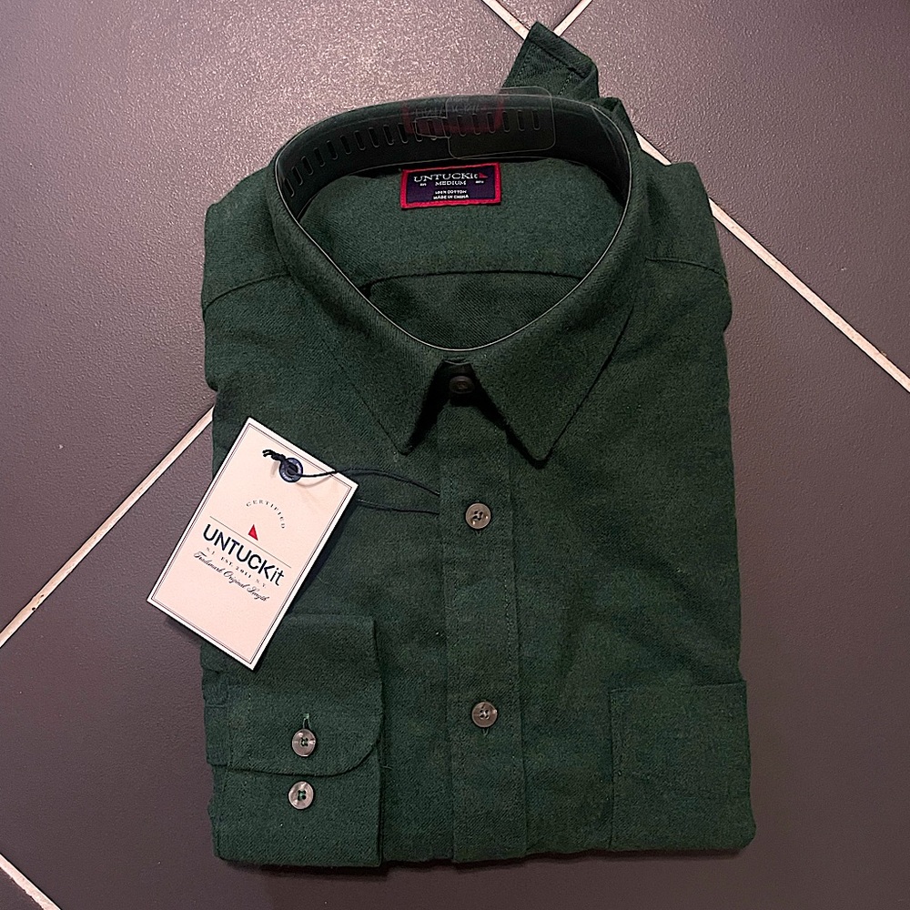 MENS UNTUCK IT FLANNEL BUTTON DOWN NWT medium Sherwood